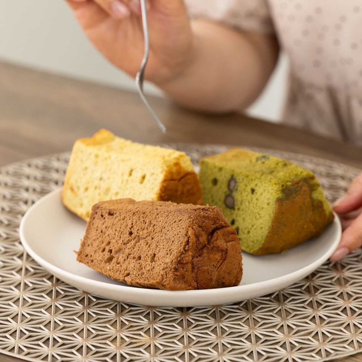 麻の実のシフォンケーキ