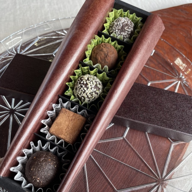 新商品 麻の実トリュフ チョコレート 冷凍